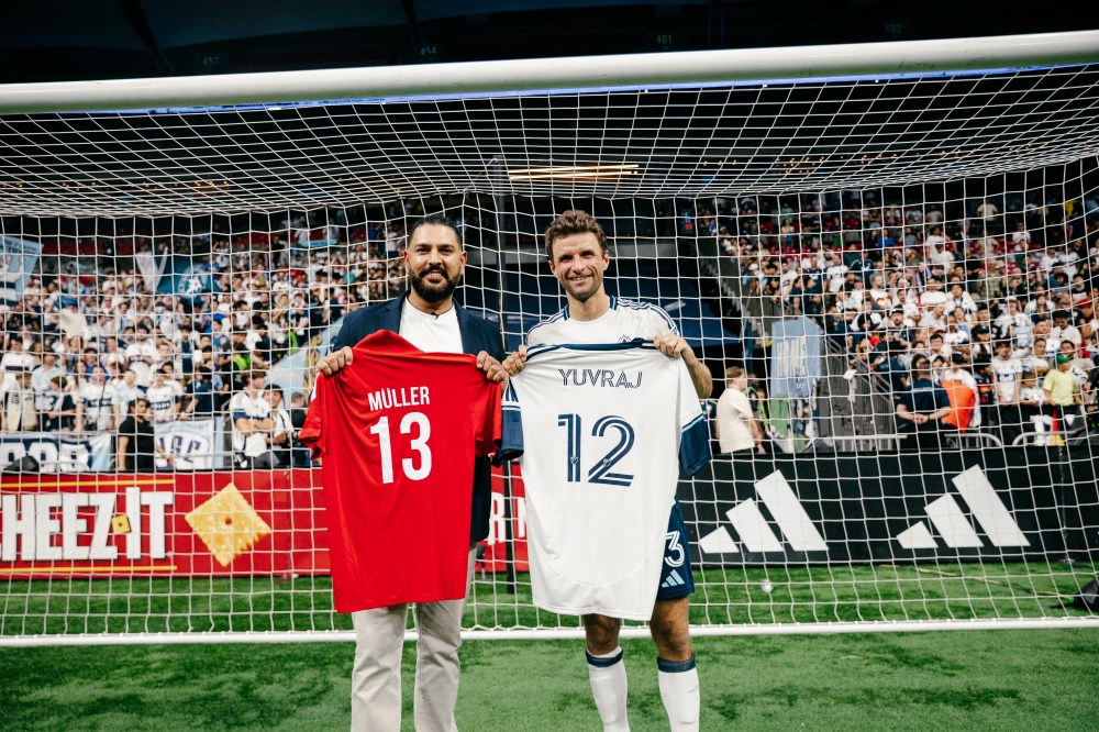 Yuvraj Singh and Thomas Müller Exchange Jerseys as Whitecaps FC Welcome Canada Super&nbsp;60