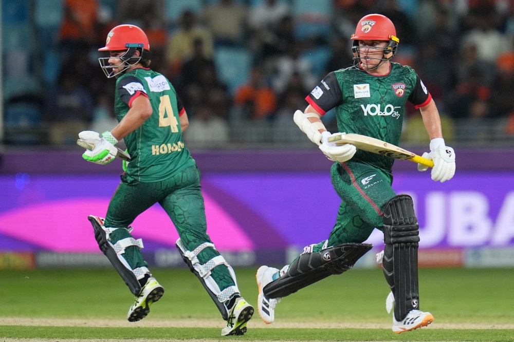 Desert Vipers cruise to easy eight-wicket victory over Gulf&nbsp;Giants